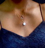 Load image into Gallery viewer, freshwater coin pearl necklace in gold 
