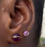 Load image into Gallery viewer, raspberry fluorite stud earring in gold 
