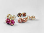Load image into Gallery viewer, Colored pearl earrings 
