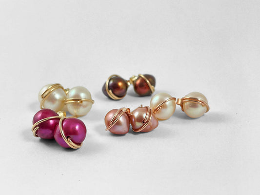 Colored pearl earrings 