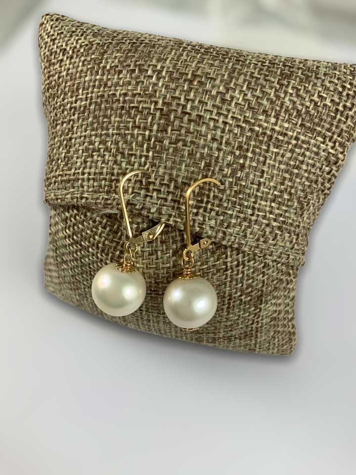 white freshwater pearl earrings 