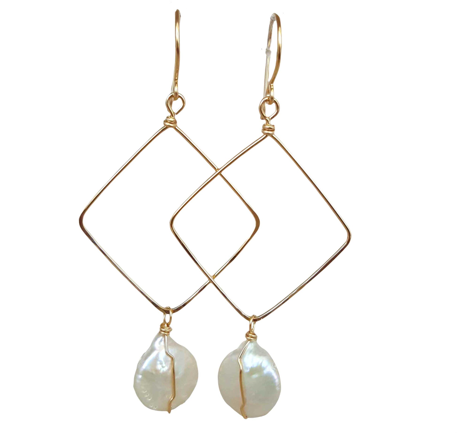 Pearl and diamond hoop earrings in gold 