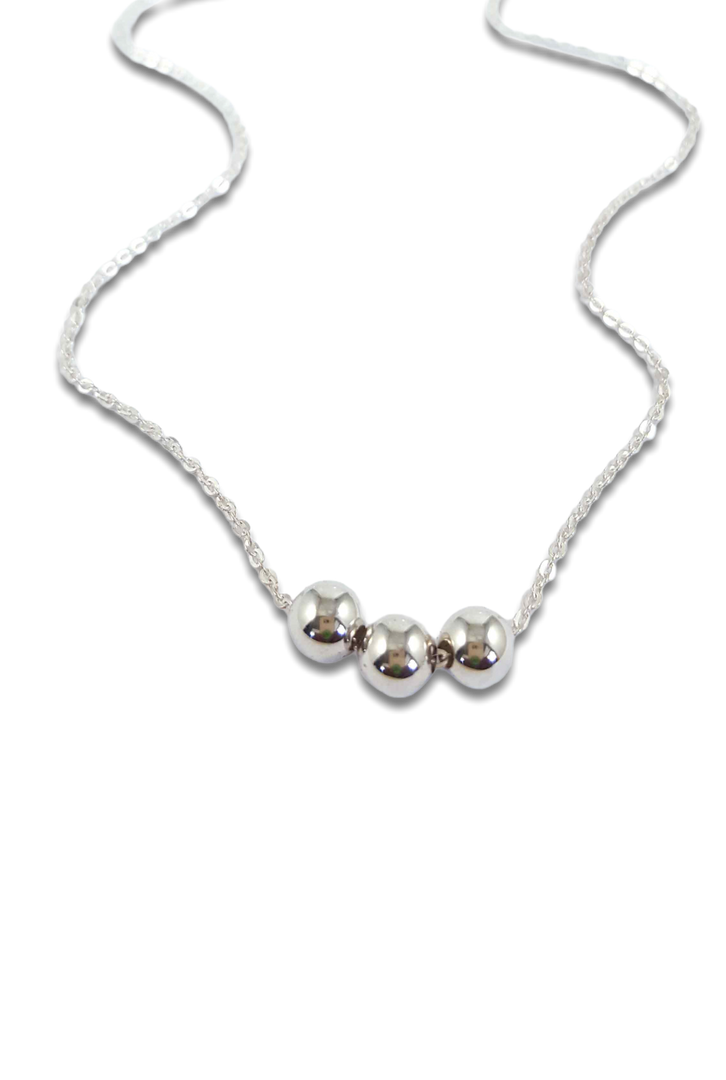 Silver ball necklace