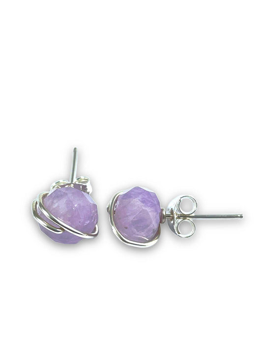 light amethyst stud earrings in silver 